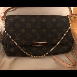 Louis Vuitton MM Handbag